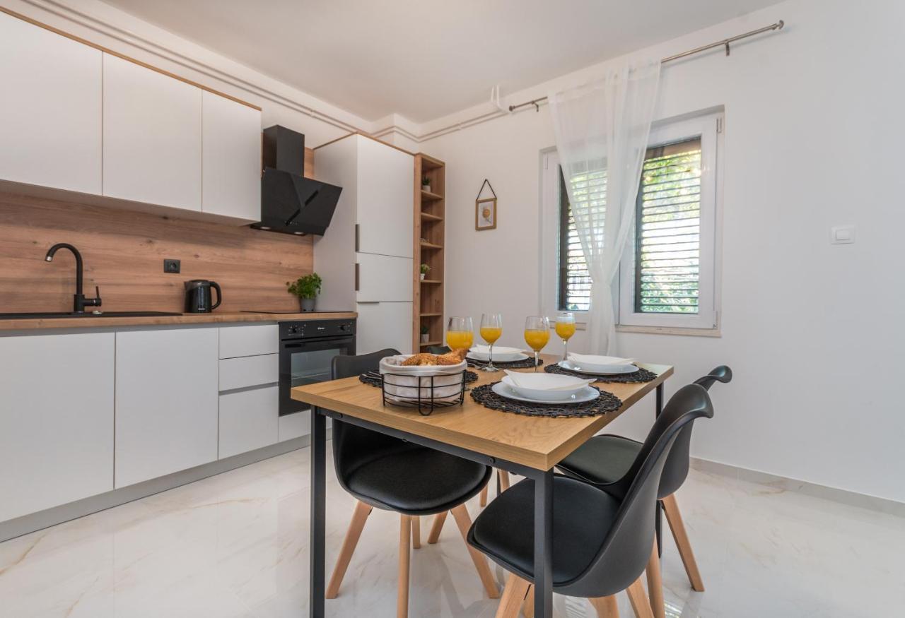 Apartmani A&M Біоград-на-Мору Екстер'єр фото