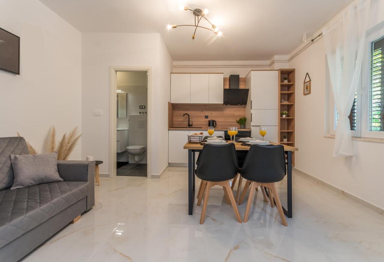 Apartmani A&M Біоград-на-Мору Екстер'єр фото